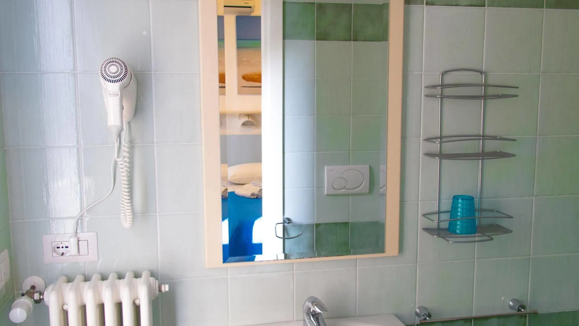 Family Residence Nuova Orchidea Riccione 0*,